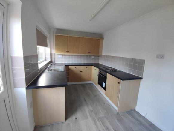 2 bed Detached to rent Image 4