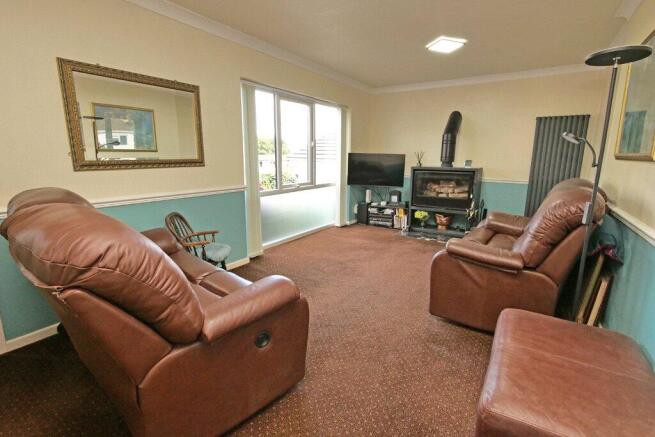 4 bed Detached for sale Image 6