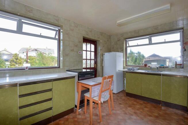 Kitchen 3.jpg