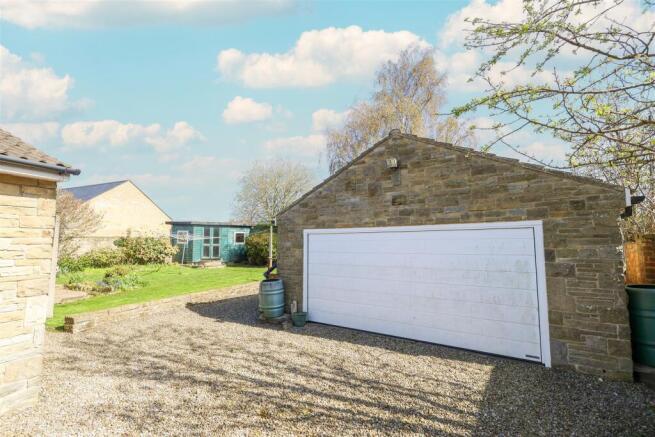 3 bed Detached Bungalow for sale Image 10