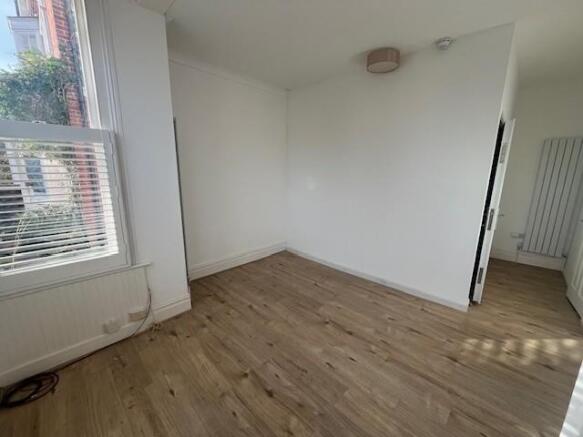 Lounge 1.jpg