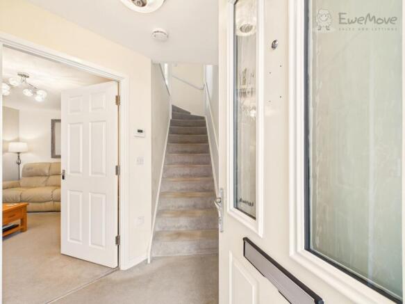 EWEMOVE SOUTH MOLTON - PORCH