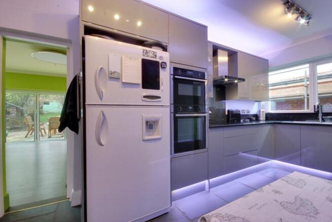 4 bed Detached for sale Image 5