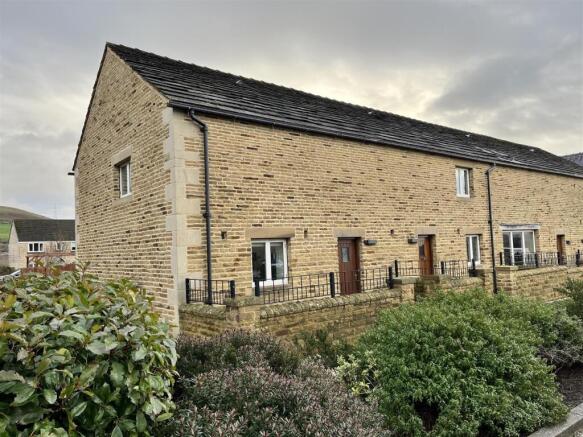 2-bed terraced on Cypress Oaks, Stalybridge, £250,000