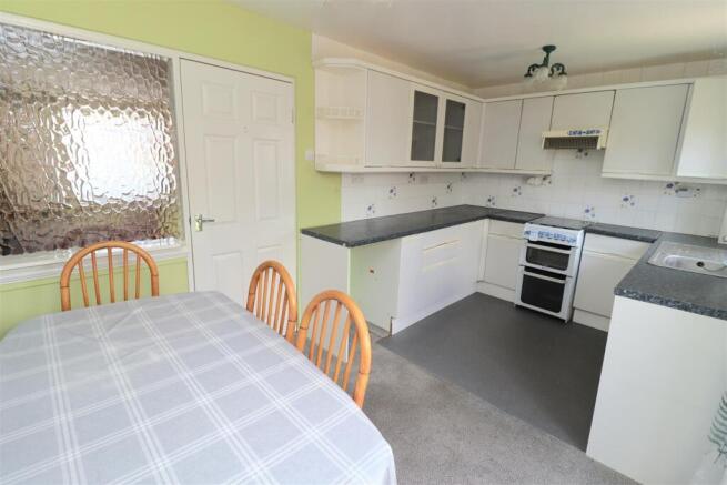 3 bed Semi-Detached for sale Image 5