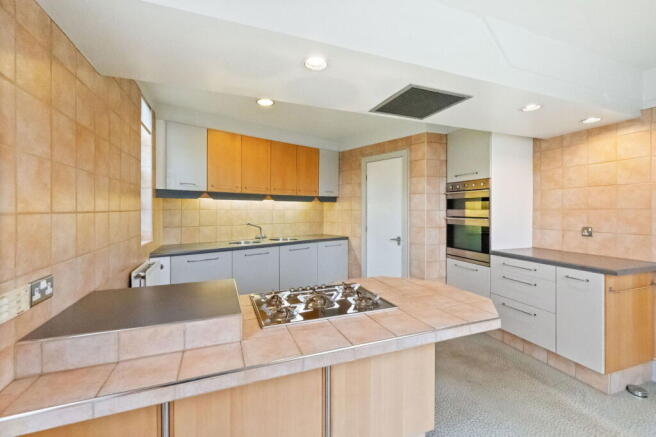 3 bed Detached for sale Image 8