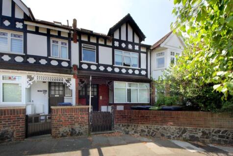 Highlands Avenue, W3