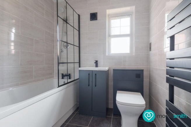 2 bed Flat to rent Image 11