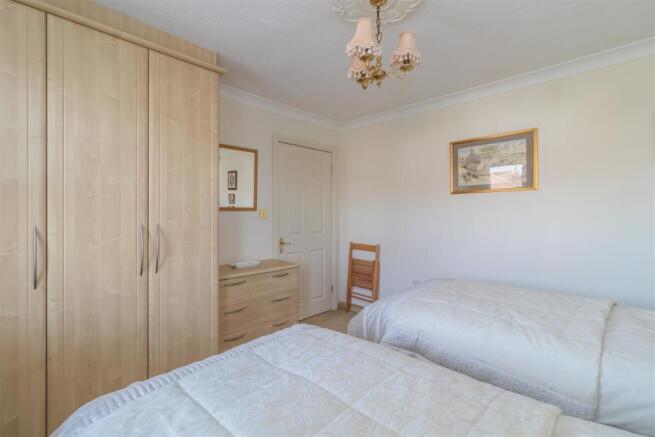 Bay Crescent 16-Bedroom 2 B.jpg