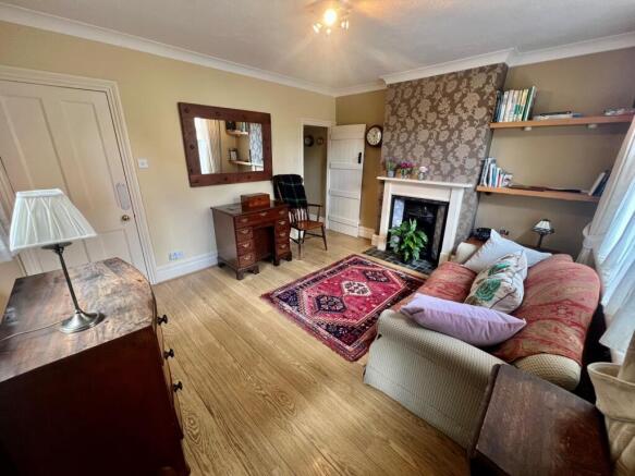 LOUNGE 2