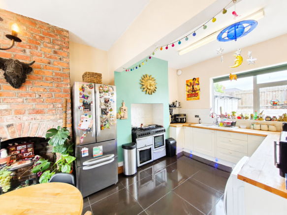 3 bed Terraced for sale Image 4