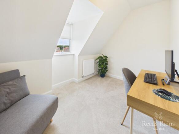 4 bed Detached for sale Image 8