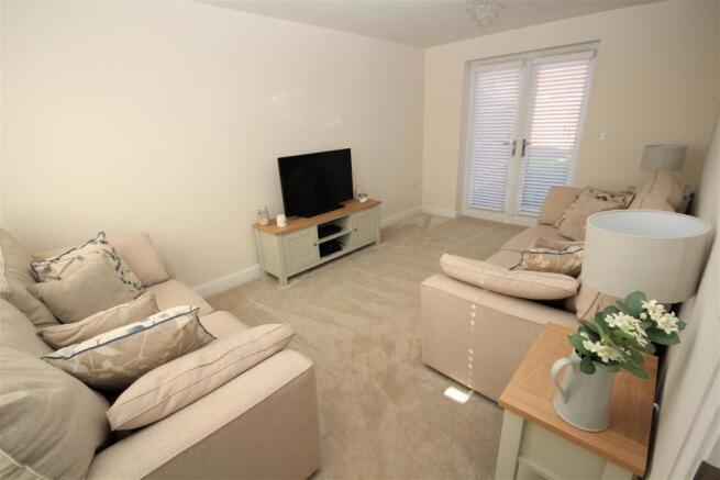 Lounge 1 .jpg