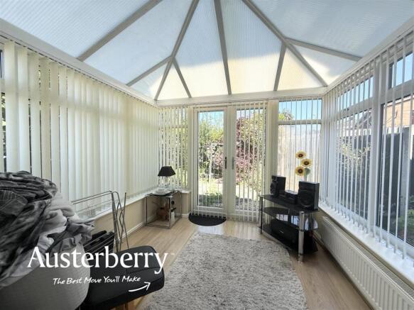 Yaxley Place, Stoke-On-Trent photo 4