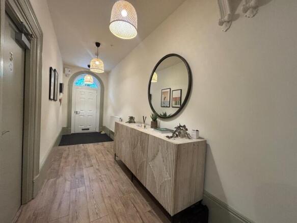 10 bed Terraced to rent Image 8