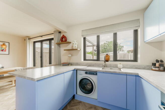 3 bed Semi-Detached for sale Image 9