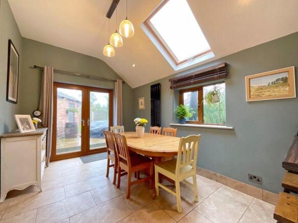 Kitchen/Dining...