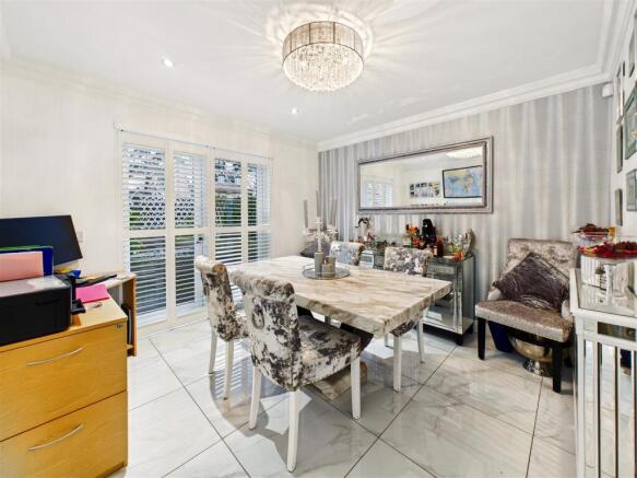 3 bed Town House for sale Image 7