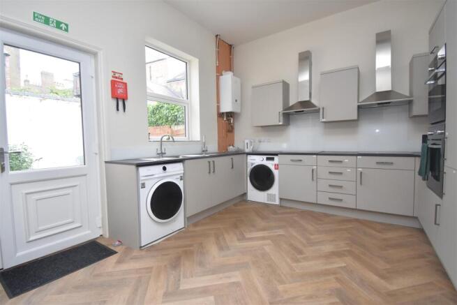 1 bed House to rent Image 6