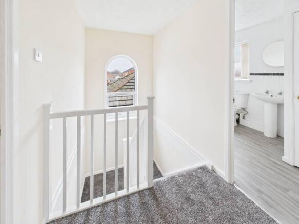 3 bed Detached for sale Image 6
