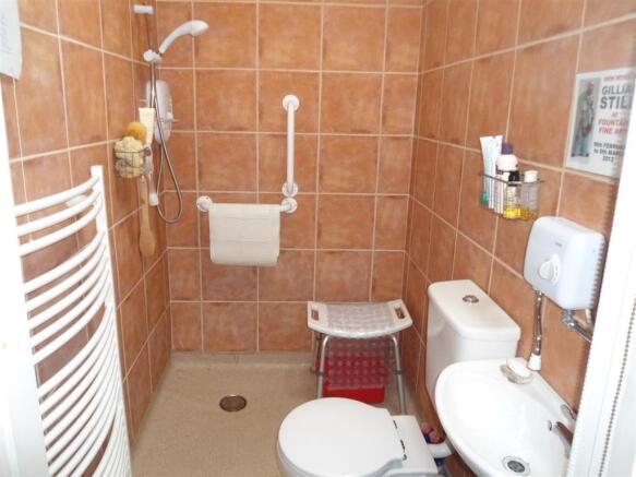 SHOWER ROOM