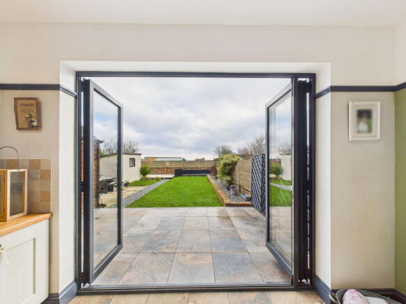 4 bed Semi-Detached for sale Image 9