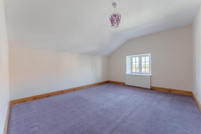 5 bed Detached for sale Image 10