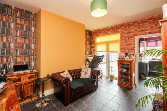 3 bed Terraced for sale Image 5