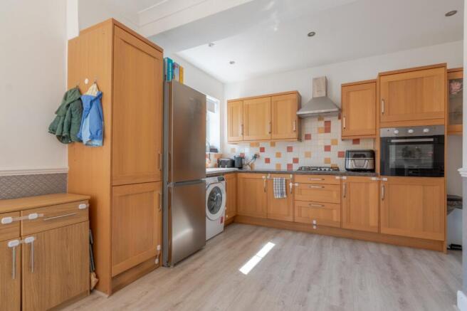 3 bed Semi-Detached for sale Image 4