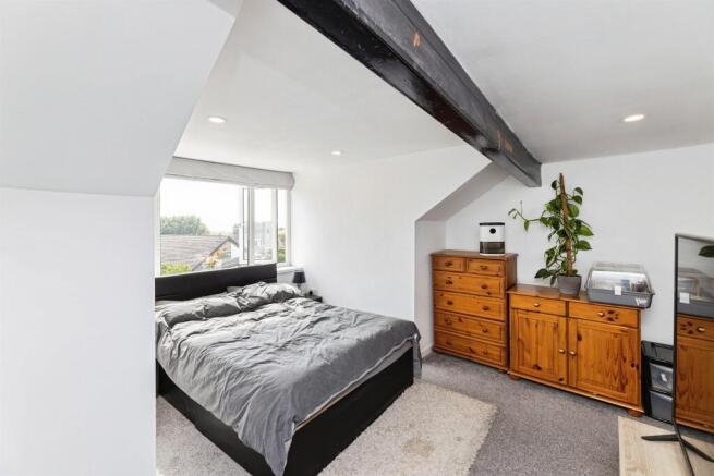 3 bed Terraced for sale Image 11
