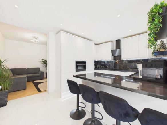 2 bed Terraced for sale Image 5