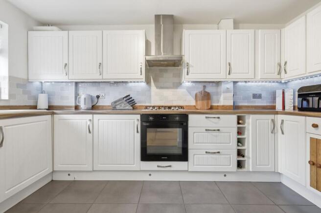 Fraser Close, Laindon, SS15 photo 4