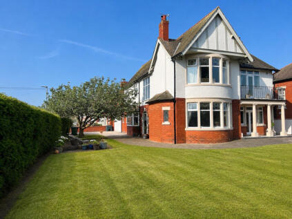 Clifton Drive South, Lytham St. Annes, FY8