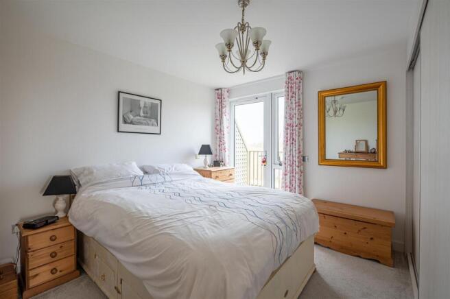 2 bed Apartment for sale Image 6