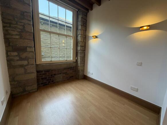 2 bed Apartment for sale Image 8