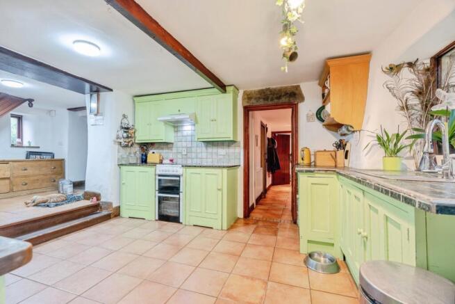 4 bed Detached for sale Image 8