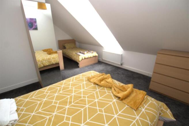 4 bed End of Terrace to rent Image 4