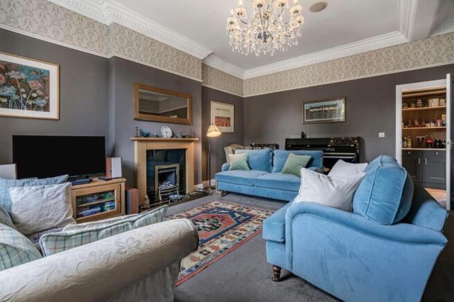 3 bed Town House for sale Image 8