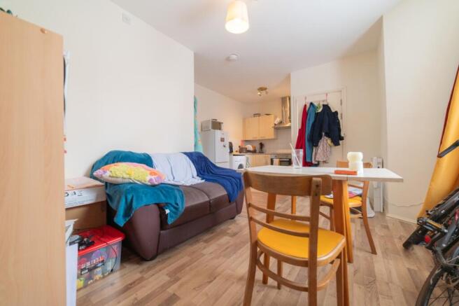 Call 02920 668585 to secure your viewing _4