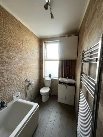 4 bed Terraced for sale Image 9