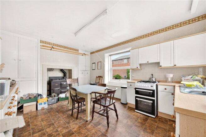 4 bed Detached for sale Image 8