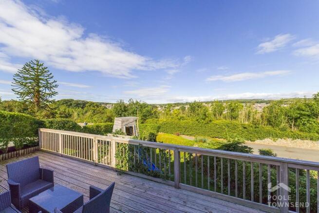 Side Decking Area
