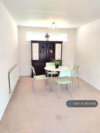 7.9 m x 3.5 m Lounge Dining Area