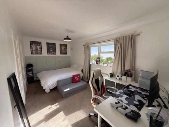 3 bed Terraced for sale Image 9