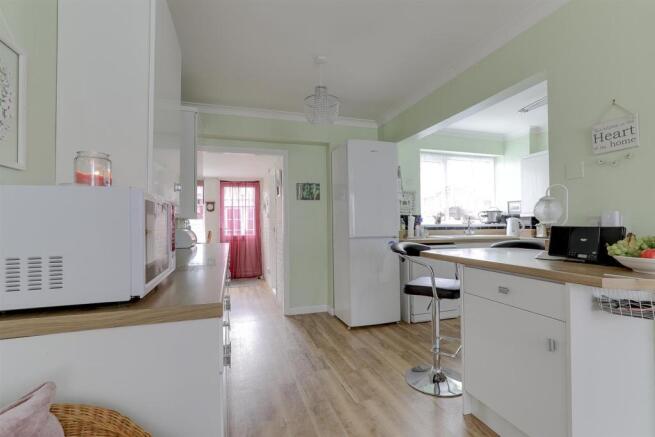 Kitchen2.jpg