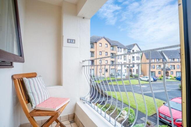 29 Hollywood, Largs, KA30 8SR photo 4