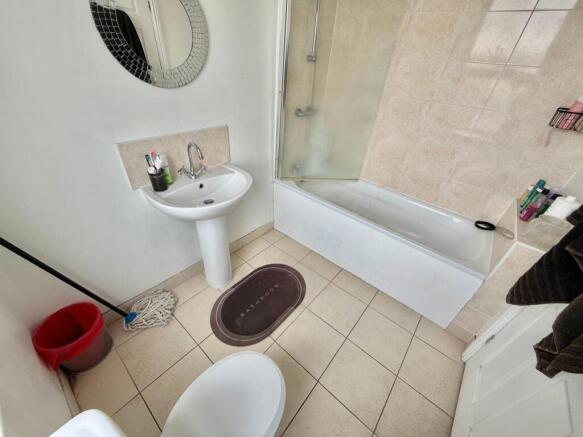 3 bed Terraced for sale Image 8