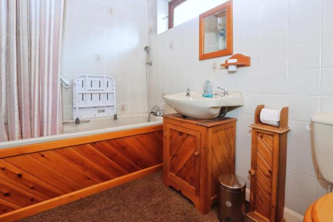 2 bed Bungalow for sale Image 10