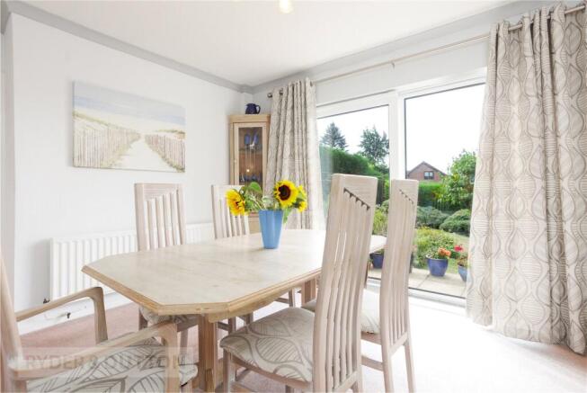4 bed Detached for sale Image 7