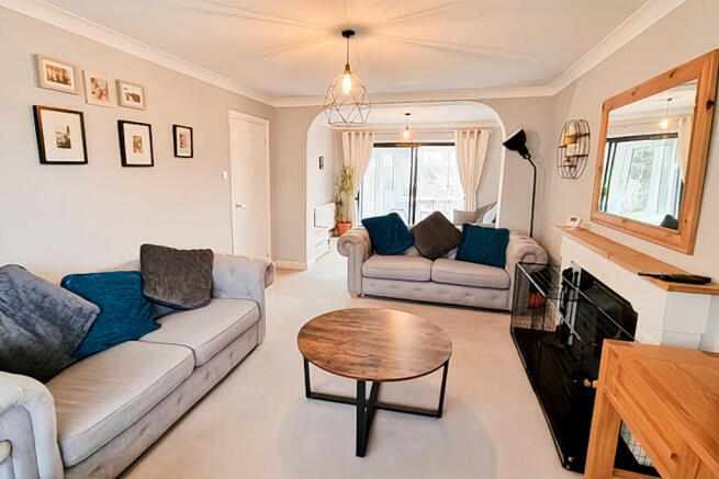 Lounge Dining 1